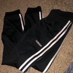 Black adidas pants iv never wore them like new. Size 10/12 M
